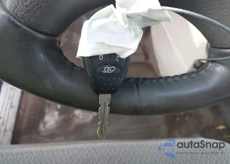 2005 Chrysler Town & Country Touring from USA, damaged, VIN 2C4GP54L85R198268